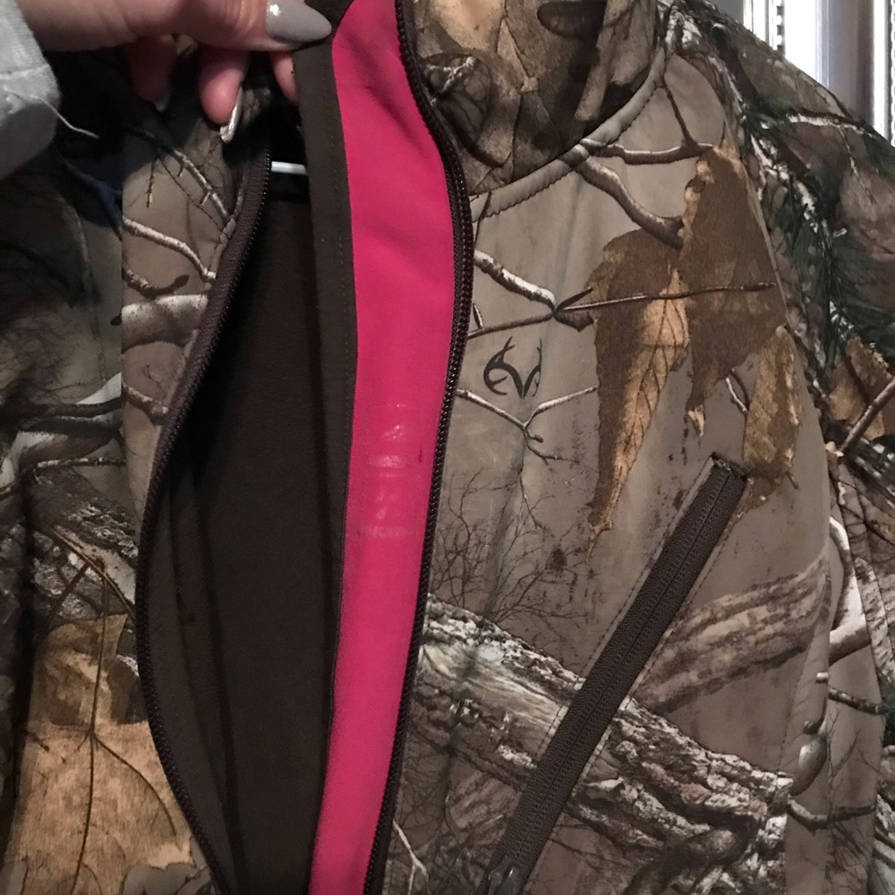 Realtree wind/waterproof jacket - Picture 8 of 11